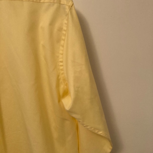 IZOD Yellow Button Down Dress Shirt Regular Fit Size 15.5 34/35 Like New - Picture 12 of 16